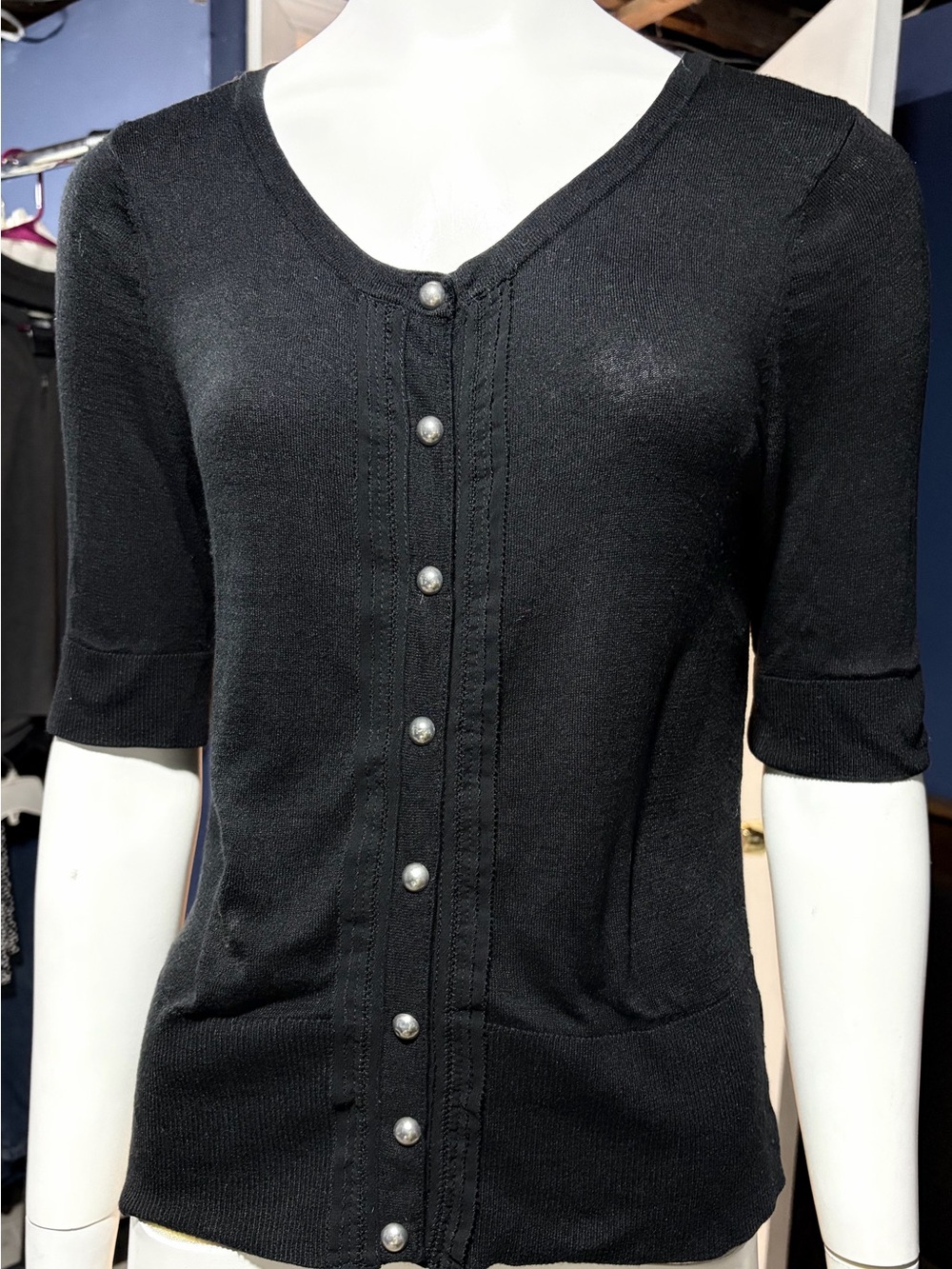White House Black Market V Neck Short Elbow Sleeve Knit Black Size Small EUC